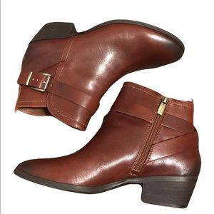 Vince Camuto Boots Brown Leather women’s 38/38 1/2